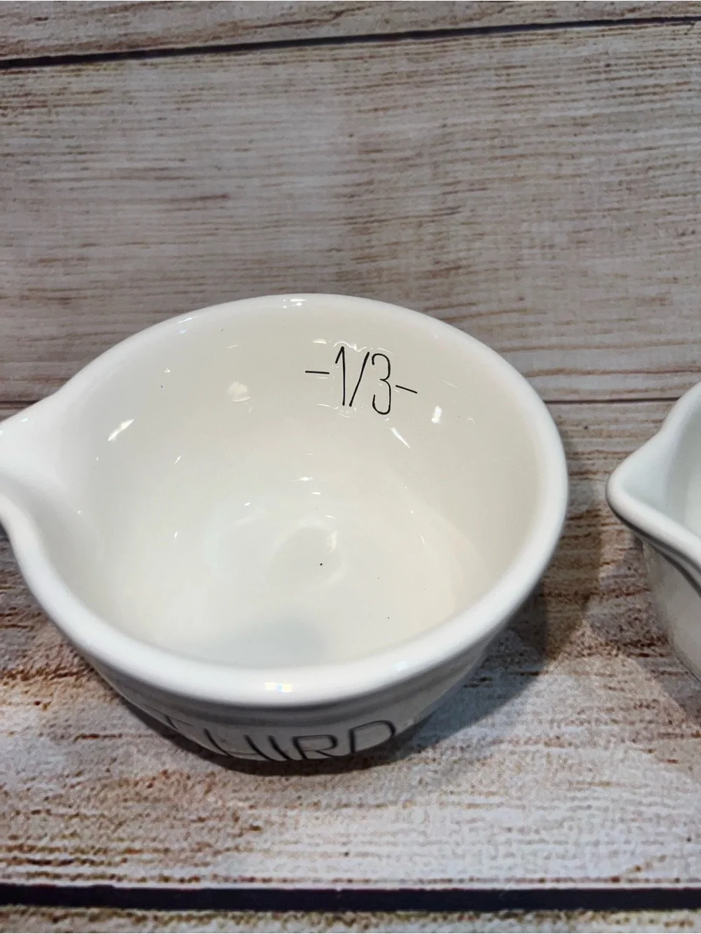 NWT Mud Pie Ceramic Measuring Cups